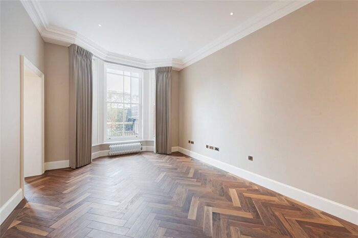2 Bedroom Flat To Rent In Sloane Gardens, Sloane Square, London, SW1W