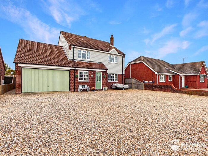 4 Bedroom Detached House For Sale In Harwich Road, Little Oakley, Harwich, CO12