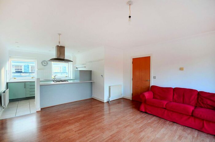 2 Bedroom Flat To Rent In Cheshire Street, Shoreditch, London, E2