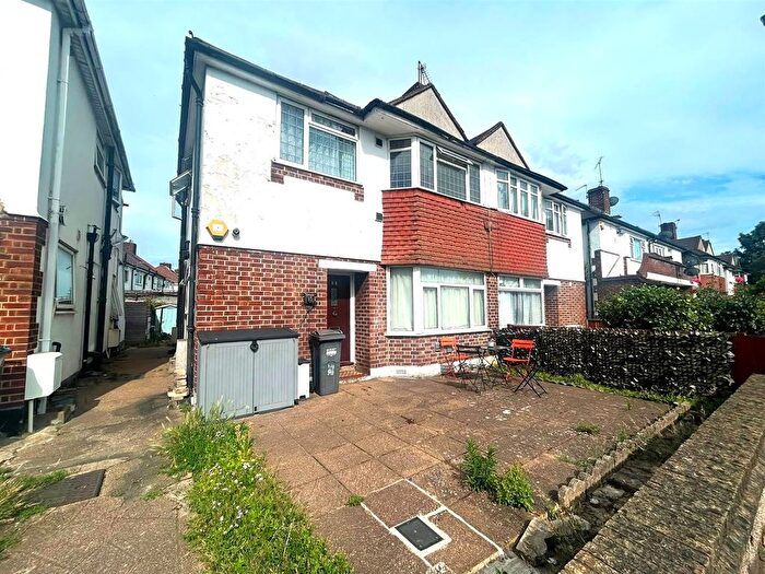 2 Bedroom Maisonette For Sale In Harlington Road West, Feltham, TW14