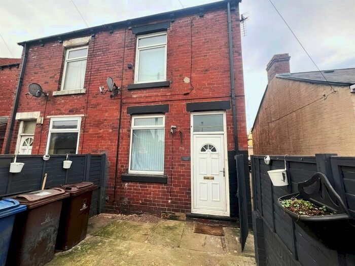 2 Bedroom Semi-Detached House To Rent In Victoria Road, Royston, Barnsley, S71
