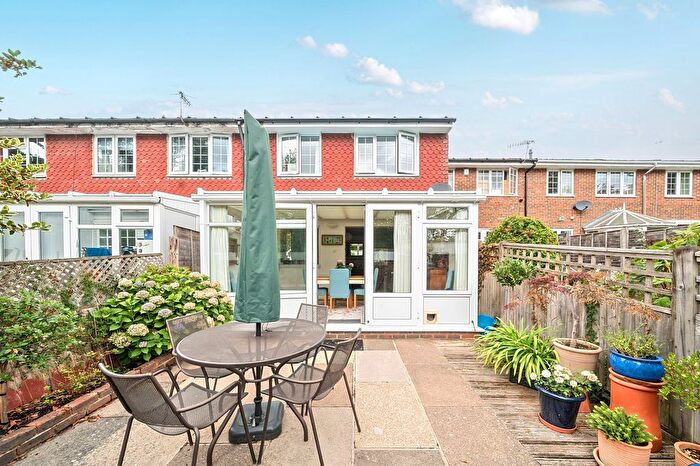 2 Bedroom Terraced House For Sale In Oaklands, Haslemere, GU27