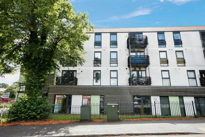 2 Bedroom Flat For Sale In Upper Chase, Chelmsford, CM2