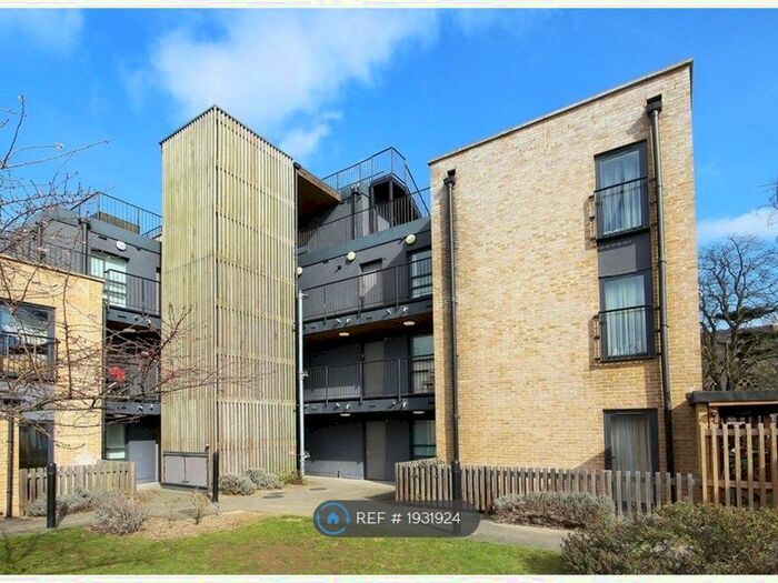 1 Bedroom Flat To Rent In Bath Road, Hounslow, TW4