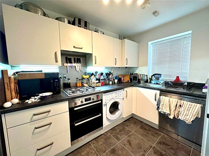 2 Bedroom End Of Terrace House For Sale In Chard Lane, Ringwood, Hampshire, BH24