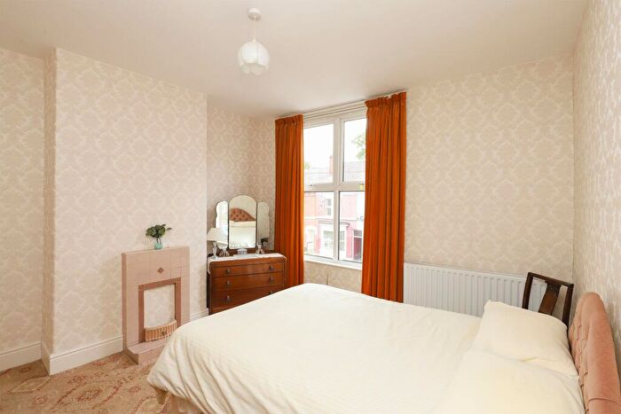3 Bedroom Terraced House For Sale In South View Road, Sheffield, S7