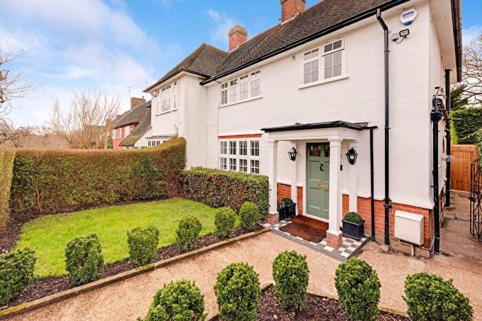 4 Bedroom Semi Detached House For Sale In Brookland Rise, London, NW11