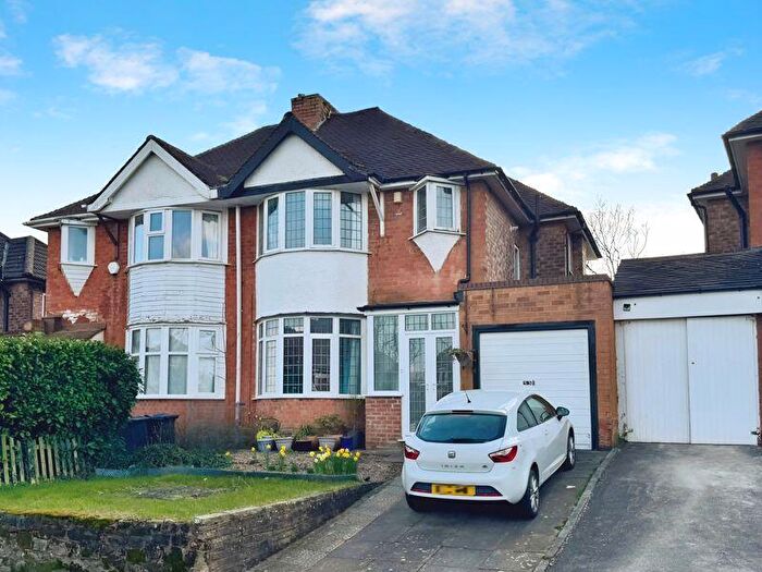 3 Bedroom Semi-Detached House For Sale In Welwyndale Road, Sutton Coldfield, B72