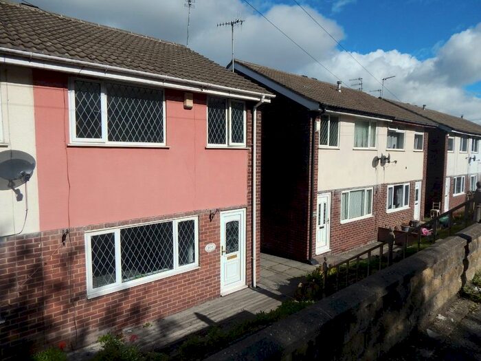 3 Bedroom Semi-Detached House To Rent In Commonside, Hanging Heaton, Batley, WF17