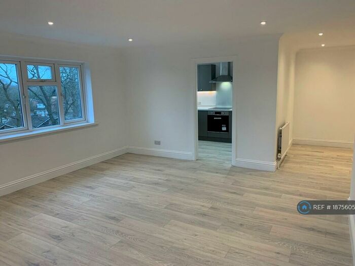 2 Bedroom Flat To Rent In Greyshott Avenue, Fareham, PO14