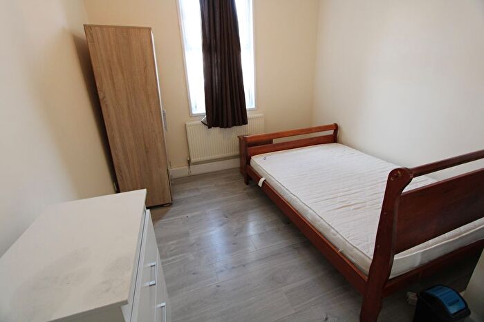 1 Bedroom Flat To Rent In Tulse Hill, SW2