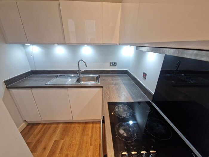 1 Bedroom Apartment To Rent In Tate House, - New York Road, Leeds, West Yorkshire, LS2