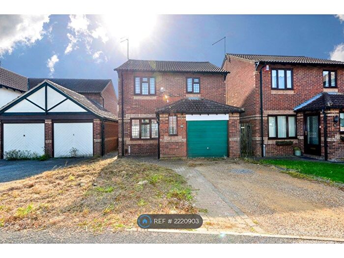 3 Bedroom Detached House To Rent In Richmond Avenue, Kettering, NN15