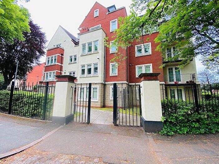 2 Bedroom Flat To Rent In The Laurels, Leicester, LE2