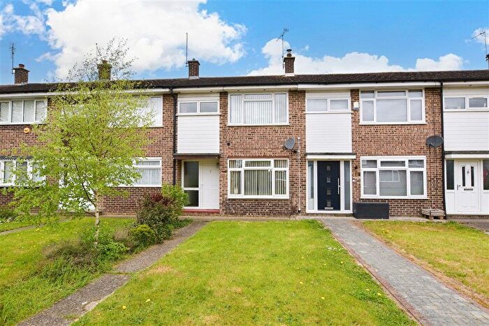 3 Bedroom Terraced House For Sale In Durants Walk, Wickford, Essex, SS12