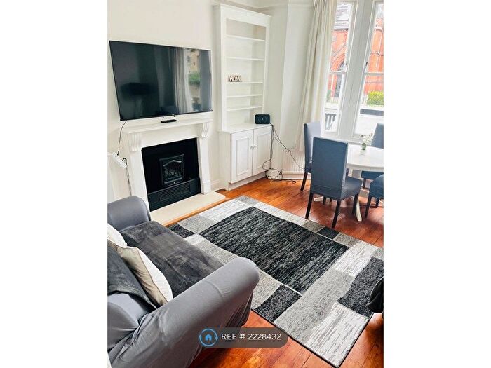 2 Bedroom Flat To Rent In Satlram Crescent Maida Vale, London, W9