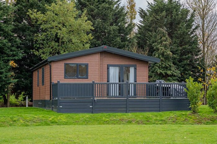 2 Bedroom Lodge For Sale In Allerthorpe, York, YO42