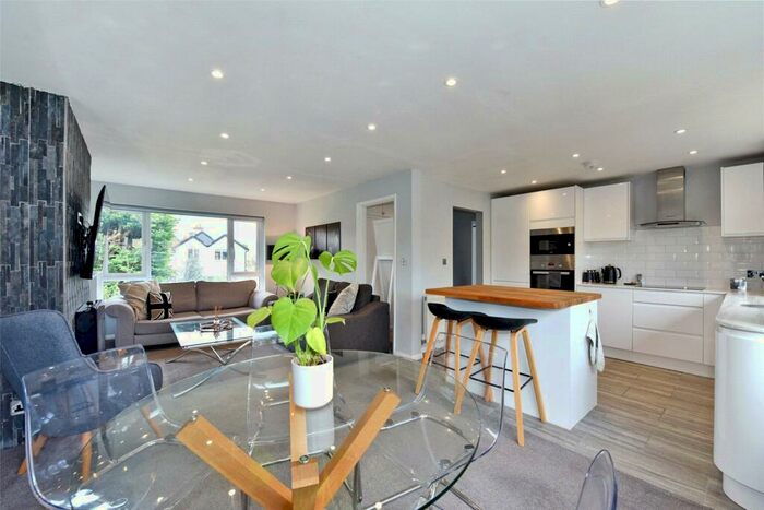 2 Bedroom Apartment To Rent In Cedar Court, Chapel Street, Marlow, Buckinghamshire, SL7
