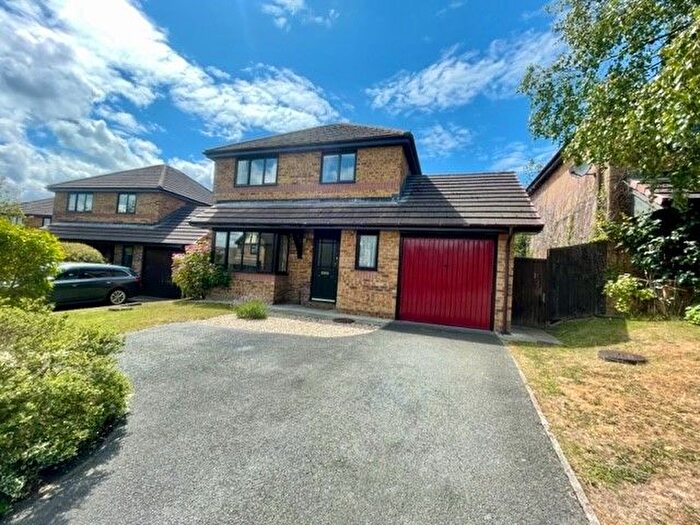 3 Bedroom Property To Rent In Chapelfield Deganwy, Conwy, LL31