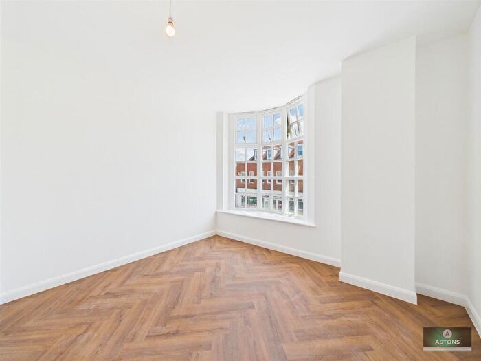 2 Bedroom Apartment To Rent In High Street, Crawley, RH10