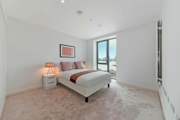 2 Bedroom Flat To Rent In Bonnet Street, London, E16