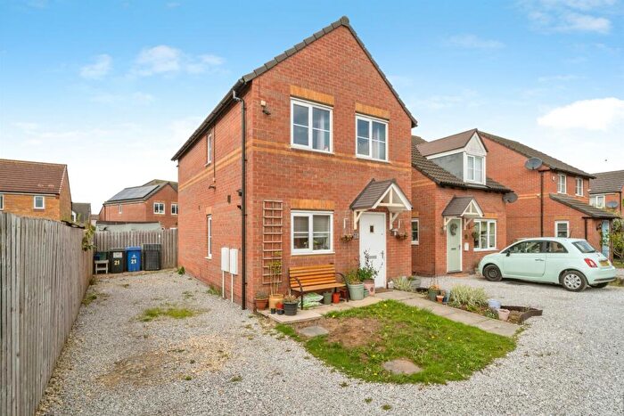 3 Bedroom Semi-Detached House For Sale In Thorncliffe Drive, Stainforth, Doncaster, DN7