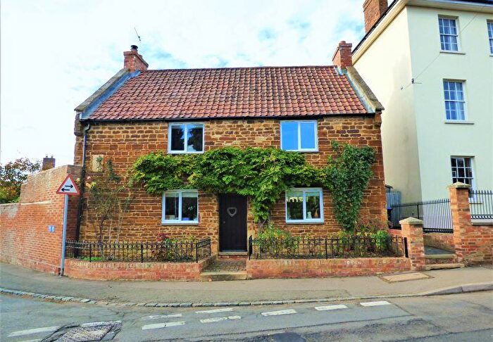 2 Bedroom Cottage To Rent In High Street, Wootton, Northampton, NN4