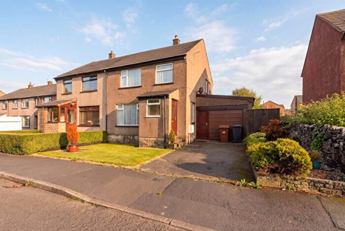 3 Bedroom Semi-Detached House For Sale In Hallsteads, Dove Holes, SK17