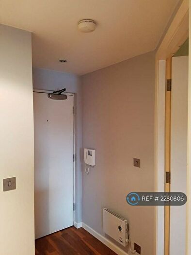 1 Bedroom Flat To Rent In Whitehall Road, Leeds, LS1