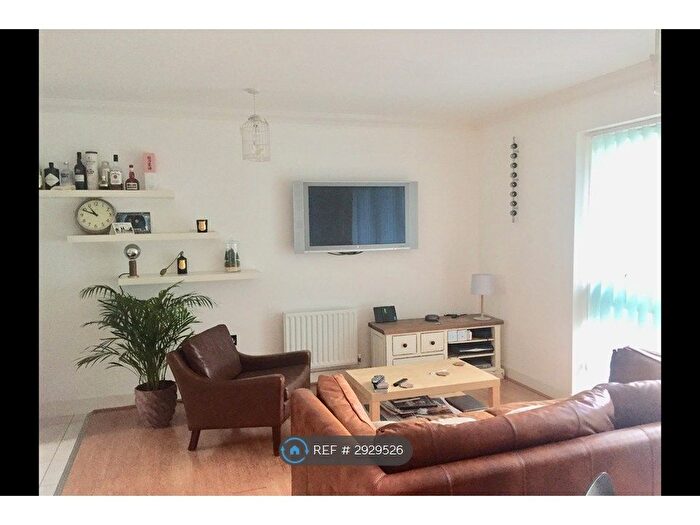 2 Bedroom Flat To Rent In Cheshire Street, London, E2