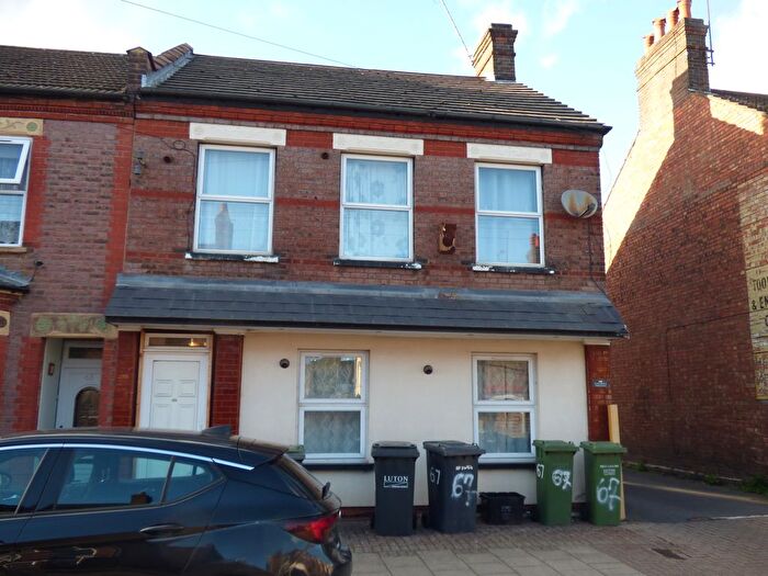 2 Bedroom Maisonette To Rent In Reginald Street, Luton, LU2