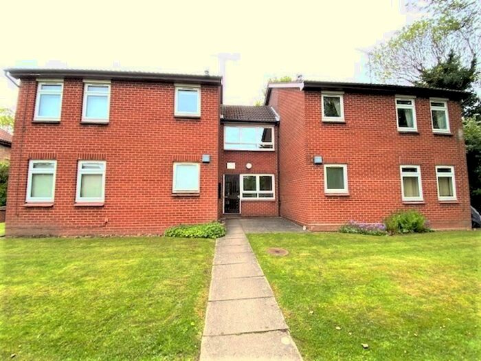 Studio To Rent In Alridge Crescent, Kenilworth, CV8