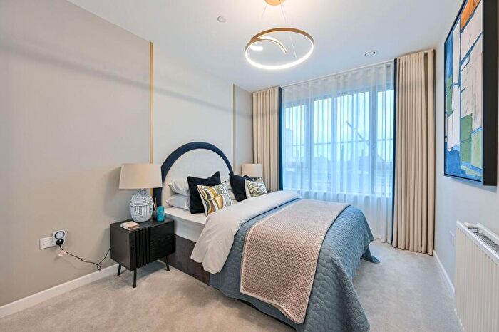 3 Bedroom Flat For Sale In Bermondsey Heights, South Bermondsey, SE15