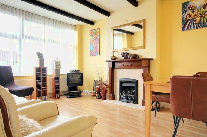 2 Bedroom Maisonette To Rent In Bicknoller Road, Enfield, Middlesex, EN1