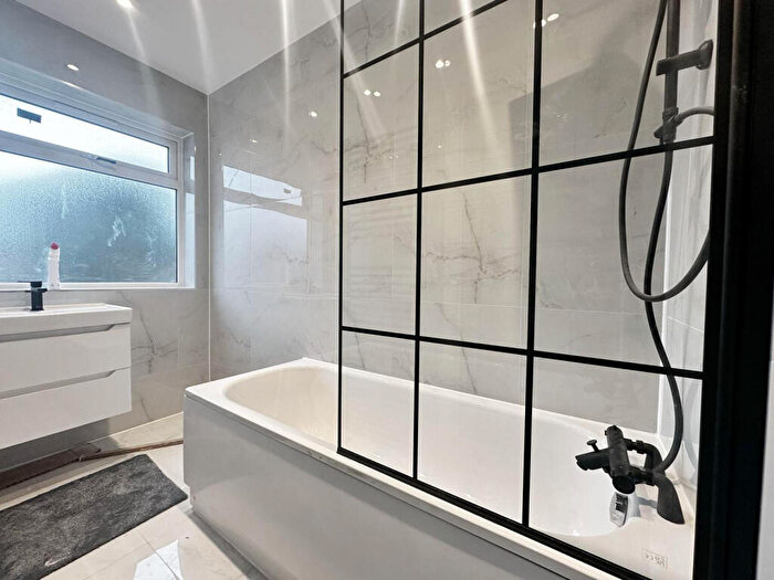 3 Bedroom Terraced House To Rent In Galsworthy Avenue, Romford, Essex, RM6