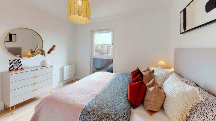 2 Bedroom Apartment To Rent In Minerva Square, Glasgow, G3