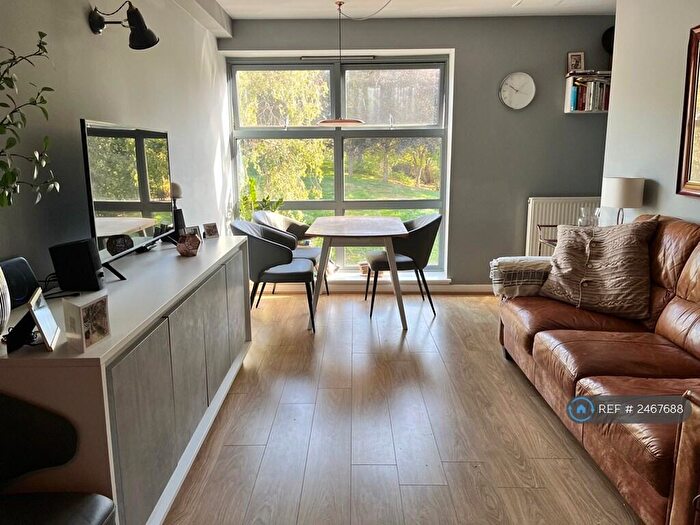 2 Bedroom Flat To Rent In Delta Court, London, SE8