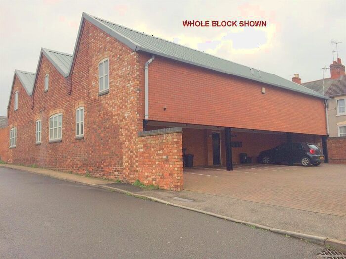 2 Bedroom Flat To Rent In Warmonds Hill, Higham Ferrers, Rushden, NN10