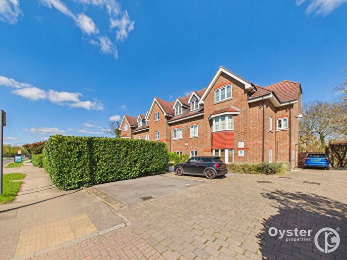 2 Bedroom Flat For Sale In Honeypot Lane, Stanmore, HA7