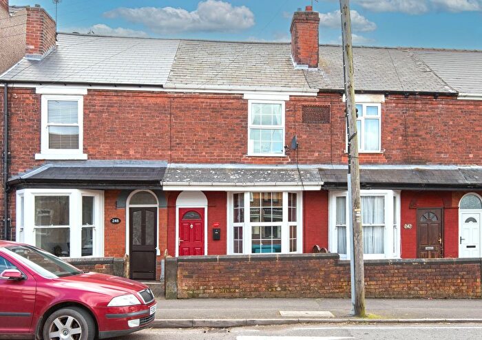 2 Bedroom Terraced House For Sale In North Wingfield Road, Grassmoor, S42