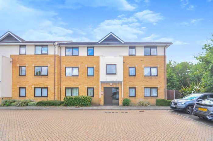 2 Bedroom Apartment To Rent In Oasis Court, Chelmsford, CM2
