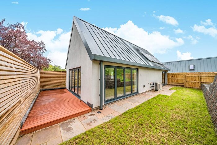 3 Bedroom Detached House For Sale In Elizabeth Penton Way, Bampton, Tiverton, Devon, EX16