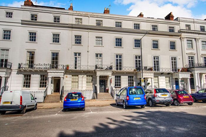 2 Bedroom Flat To Rent In Clarendon Square, Leamington Spa, CV32