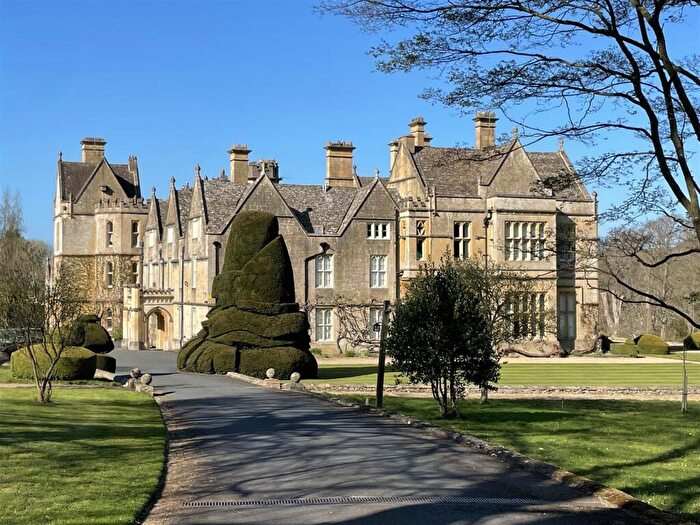 2 Bedroom Flat For Sale In Brockhampton Park, Brockhampton, Cheltenham, GL54