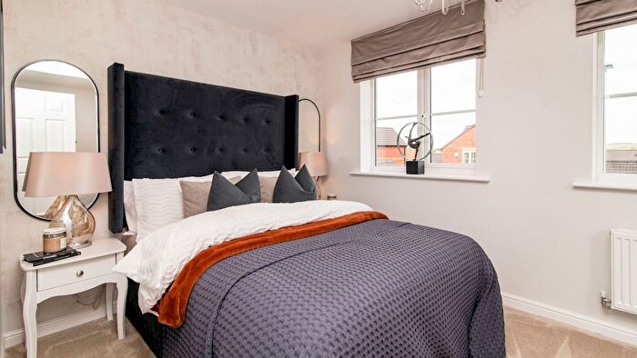 3 Bedroom Semi Detached House For Sale In Oakwood Glade, Spalding, PE12