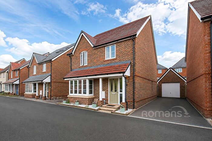 4 Bedroom Detached House For Sale In White Clover Drive, Basingstoke, Hampshire, RG23