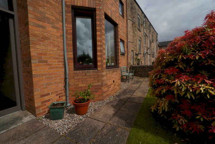 2 Bedroom Apartment To Rent In , Alexandra Avenue, Lenzie, G66