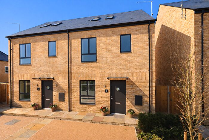 4 Bedroom Semi Detached House For Sale In Victoria Close, Rickmansworth, Hertfordshire, WD3