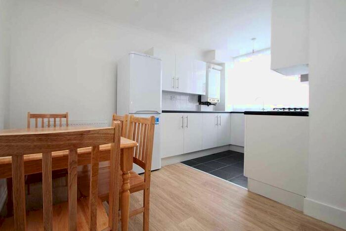 3 Bedroom Terraced House To Rent In Vale Road, Manor House, N4