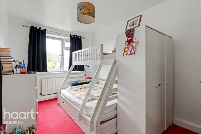 2 Bedroom Flat To Rent In Friern Road, London, SE22